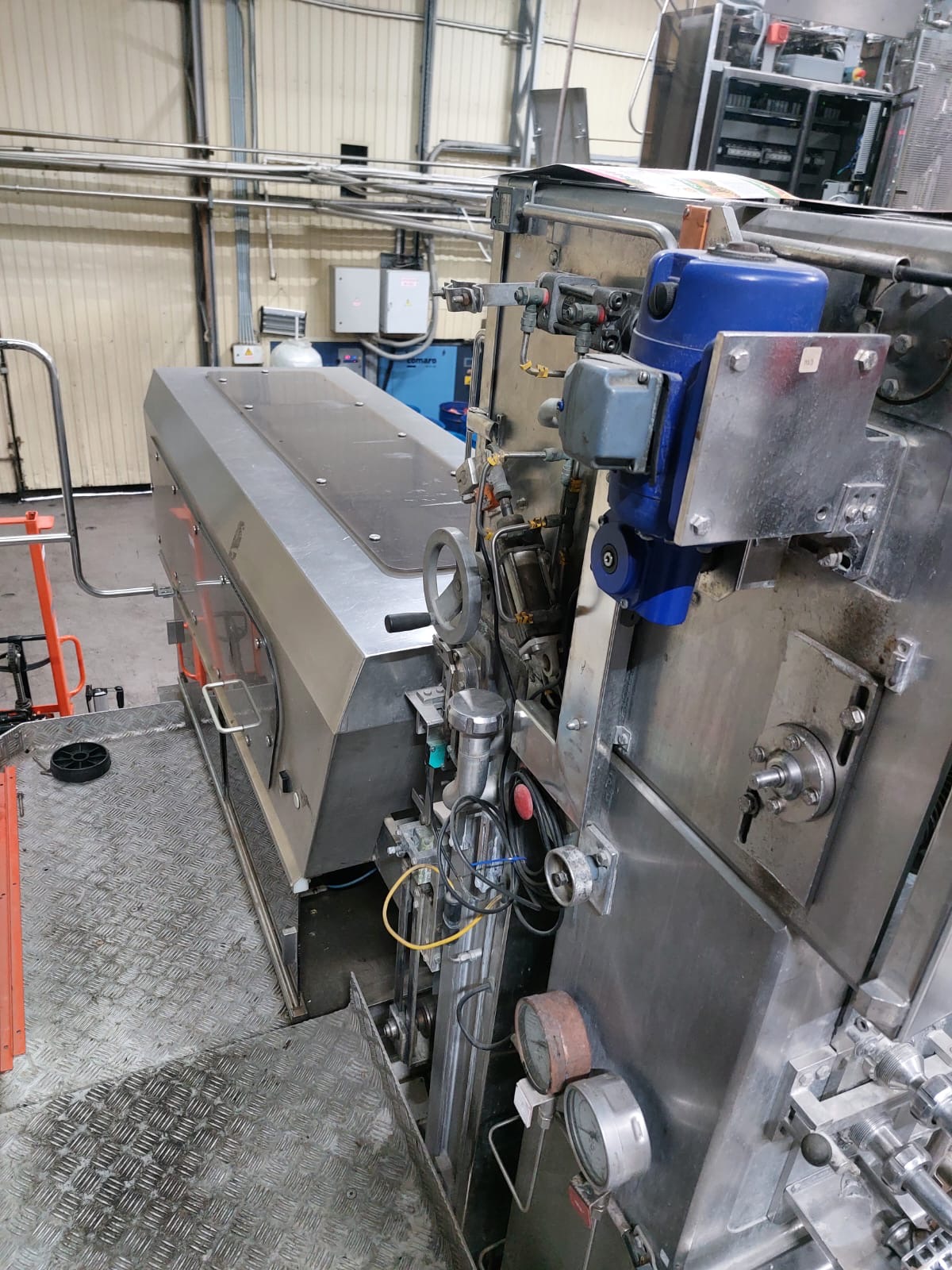 USED TETRA PAK TBA 9 200ML SLIM FILLING LINE FOR SALE YEAR 1993