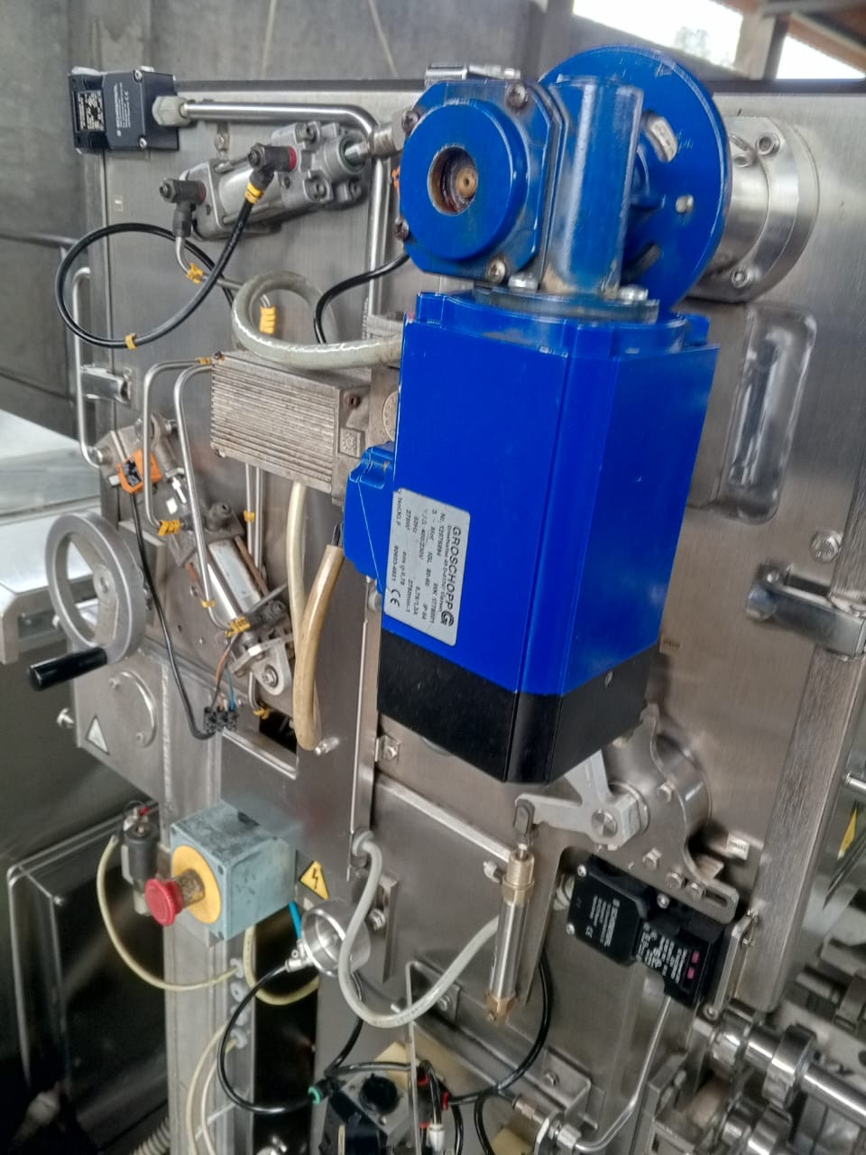 REFURBISHED TETRA PAK TBA 19 200ML SLIM 30v FILLING LINE FOR SALE