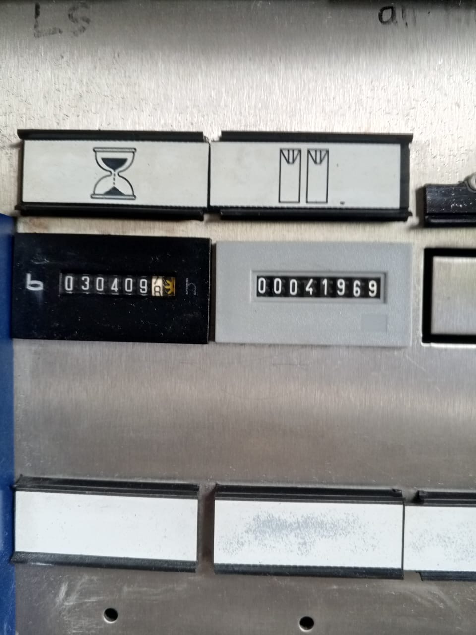 REFURBISHED TETRA PAK TBA 19 200ML SLIM 30v FILLING LINE FOR SALE