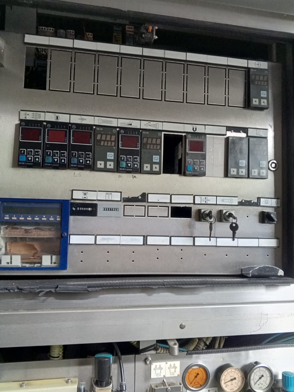 REFURBISHED TETRA PAK TBA 19 200ML SLIM 30v FILLING LINE FOR SALE