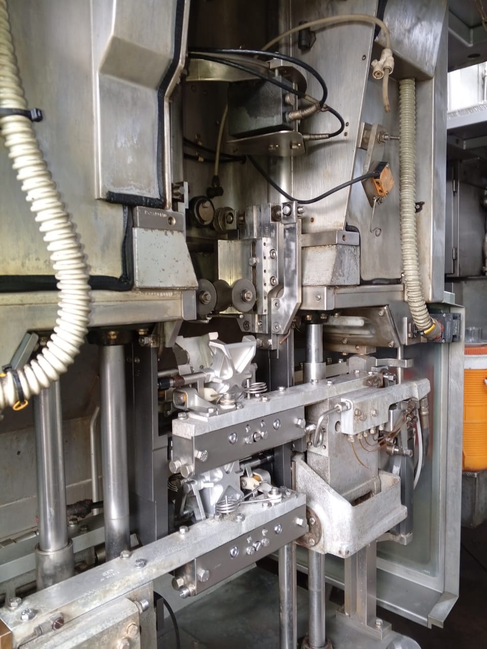 REFURBISHED TETRA PAK TBA 19 200ML SLIM 30v FILLING LINE FOR SALE