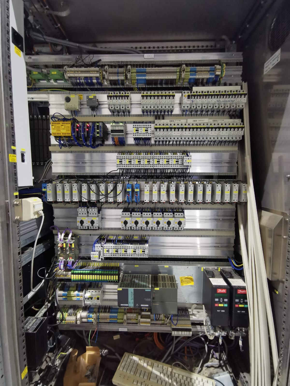 USED SIG COMBIBLOC 712 COMPLETE FILLING LINE FOR SALE