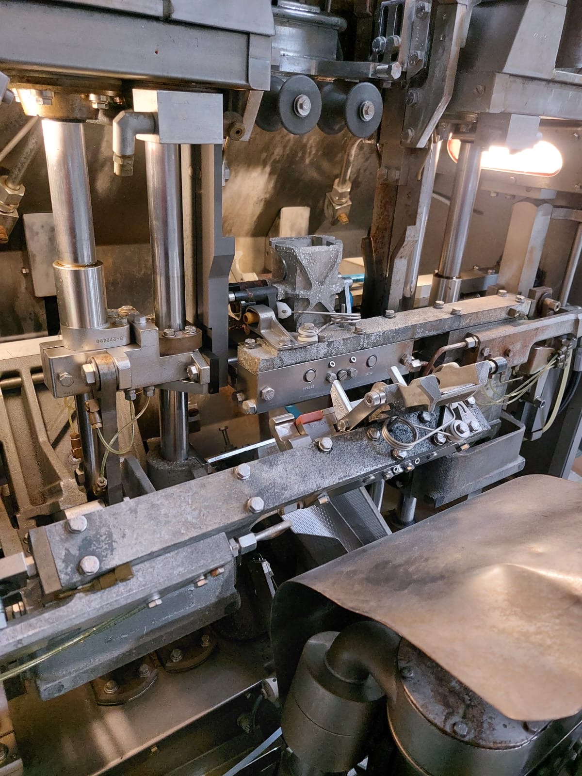 USED TETRA PAK TBA 9 200ML SLIM FILLING LINE FOR SALE YEAR 1993